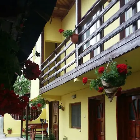Konukevi Casa Madera